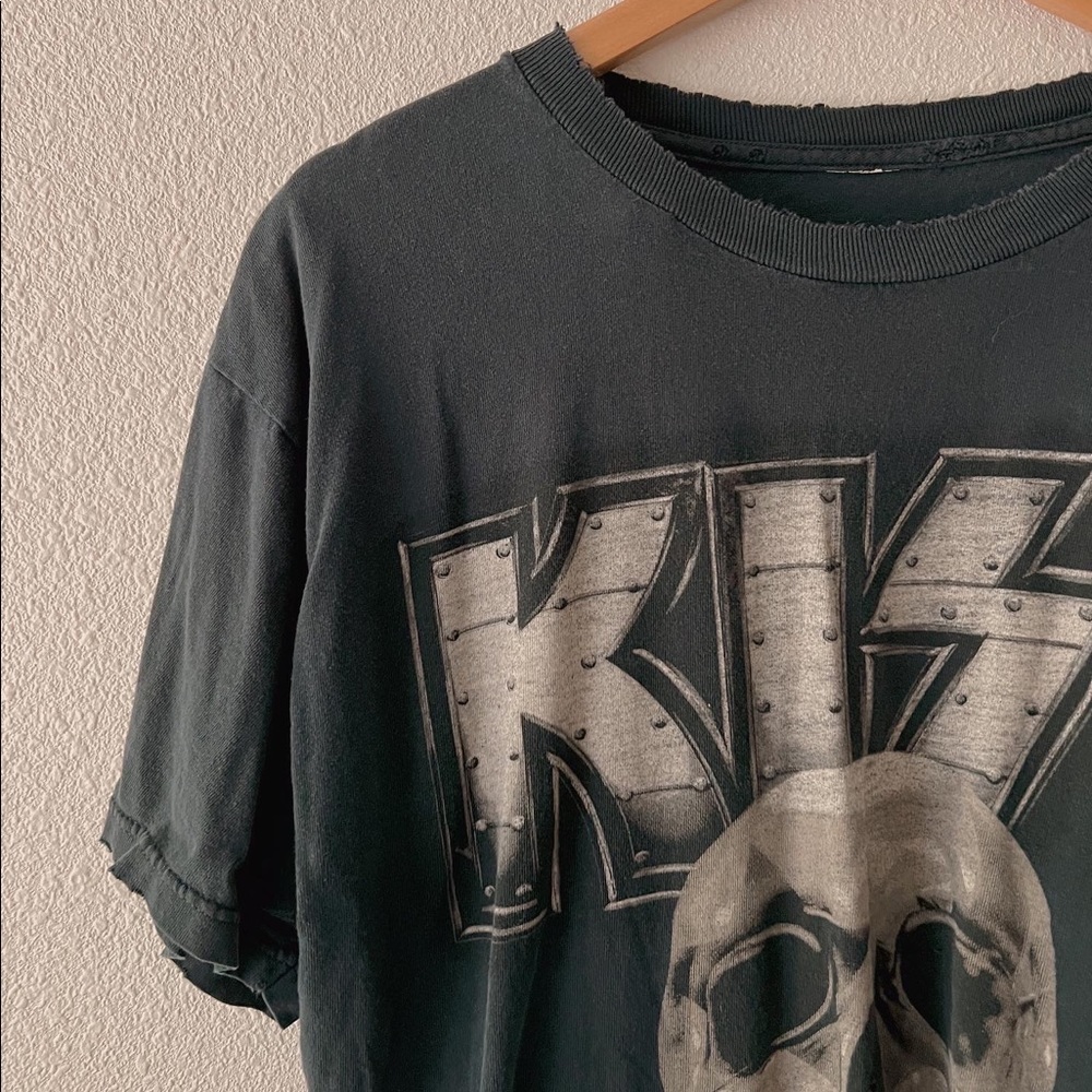 KISS distressed band tee